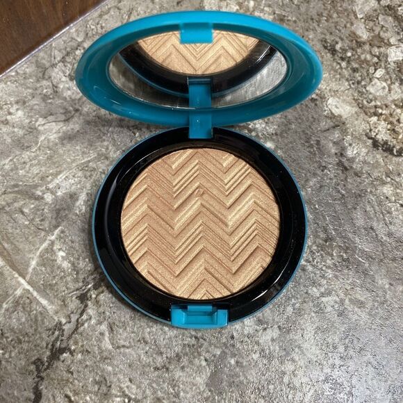 MAC PATRICK STARR FACE POWDER (OPALESCENT) HOT AND HEAVY New No Box - Picture 1 of 4